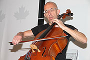 Cellist André Mergenthaler (Foto: MartiN Schmitz)